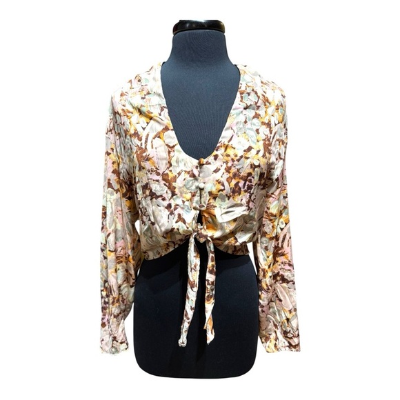 NWOT Open Edit Romantic Floral Tie Front Blouse Cropped Fit Size Medium - Picture 1 of 6